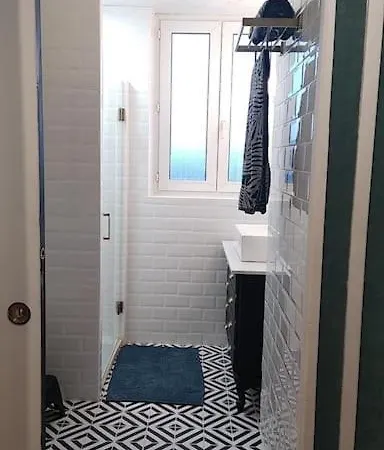 Διαμέρισμα Une Chambre Avec Balcon *